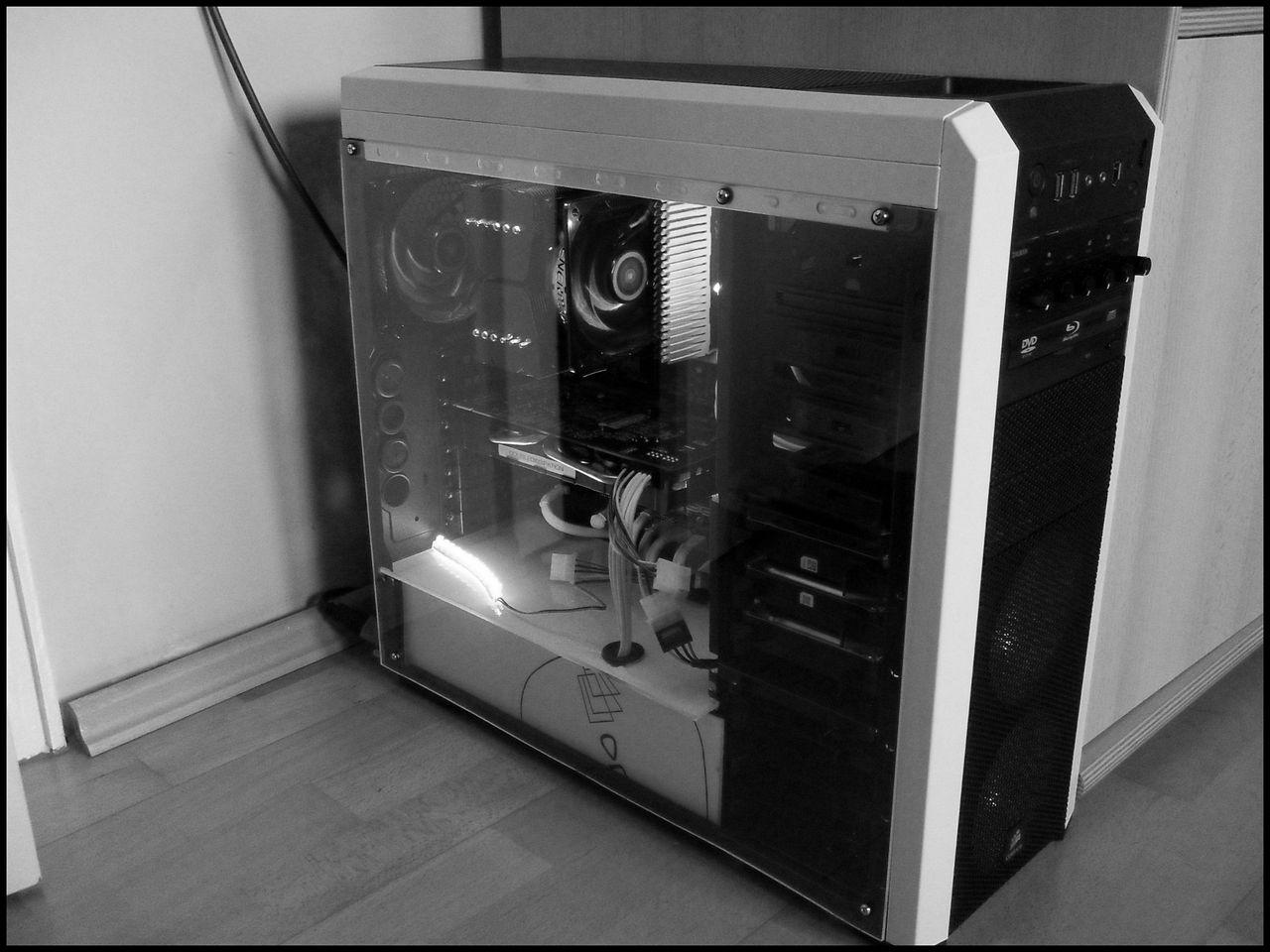 [31/08/2012] Update vom 31.08.: Finale Bilder des kontrastreichen PCs (24)