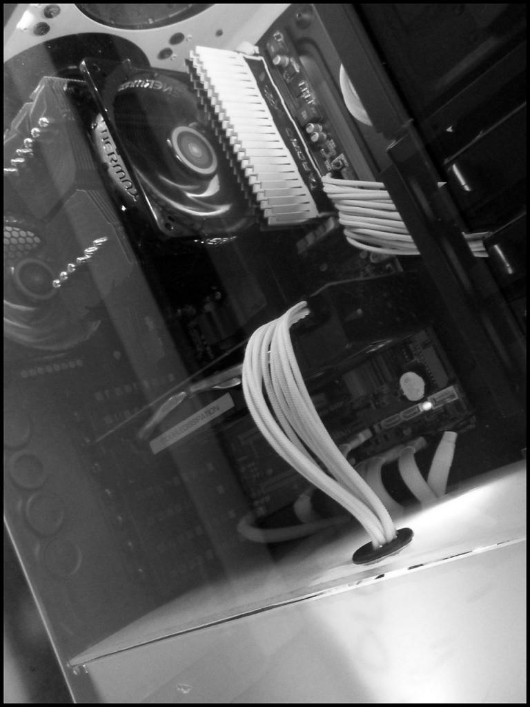 [31/08/2012] Update vom 31.08.: Finale Bilder des kontrastreichen PCs (29)