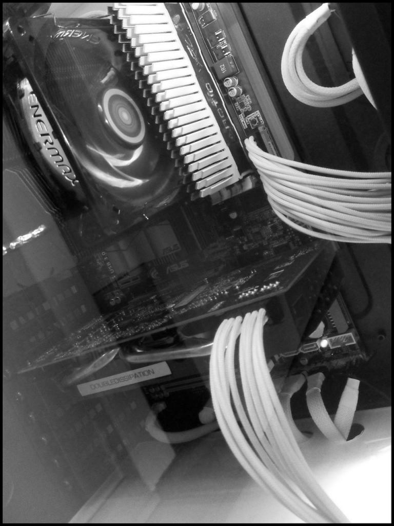 [31/08/2012] Update vom 31.08.: Finale Bilder des kontrastreichen PCs (31)