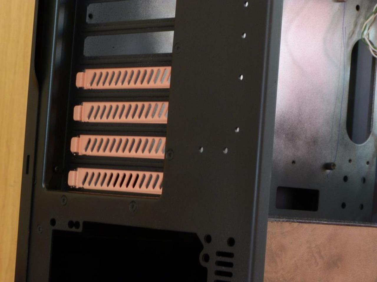 [13/08/2012] Lian-Li-Casemod: Aluminium trifft auf Nussbaum-Wurzelholz (21)