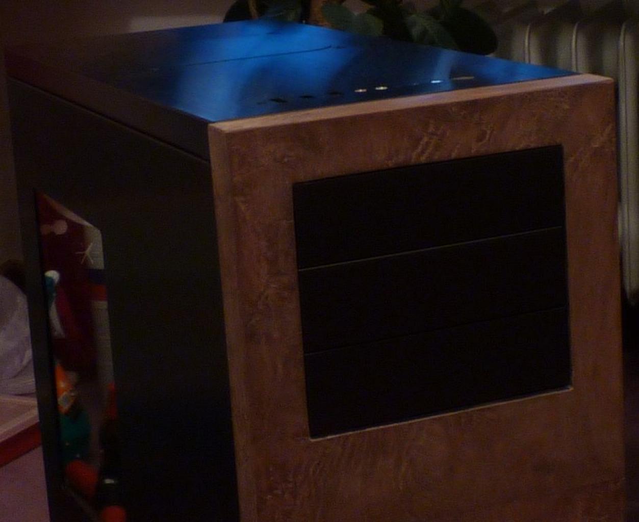 [13/08/2012] Lian-Li-Casemod: Aluminium trifft auf Nussbaum-Wurzelholz (26)