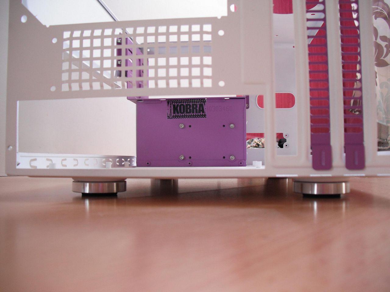[30/08/2012] Update vom 30.08.: mehr weiß-violette Hardware (6)