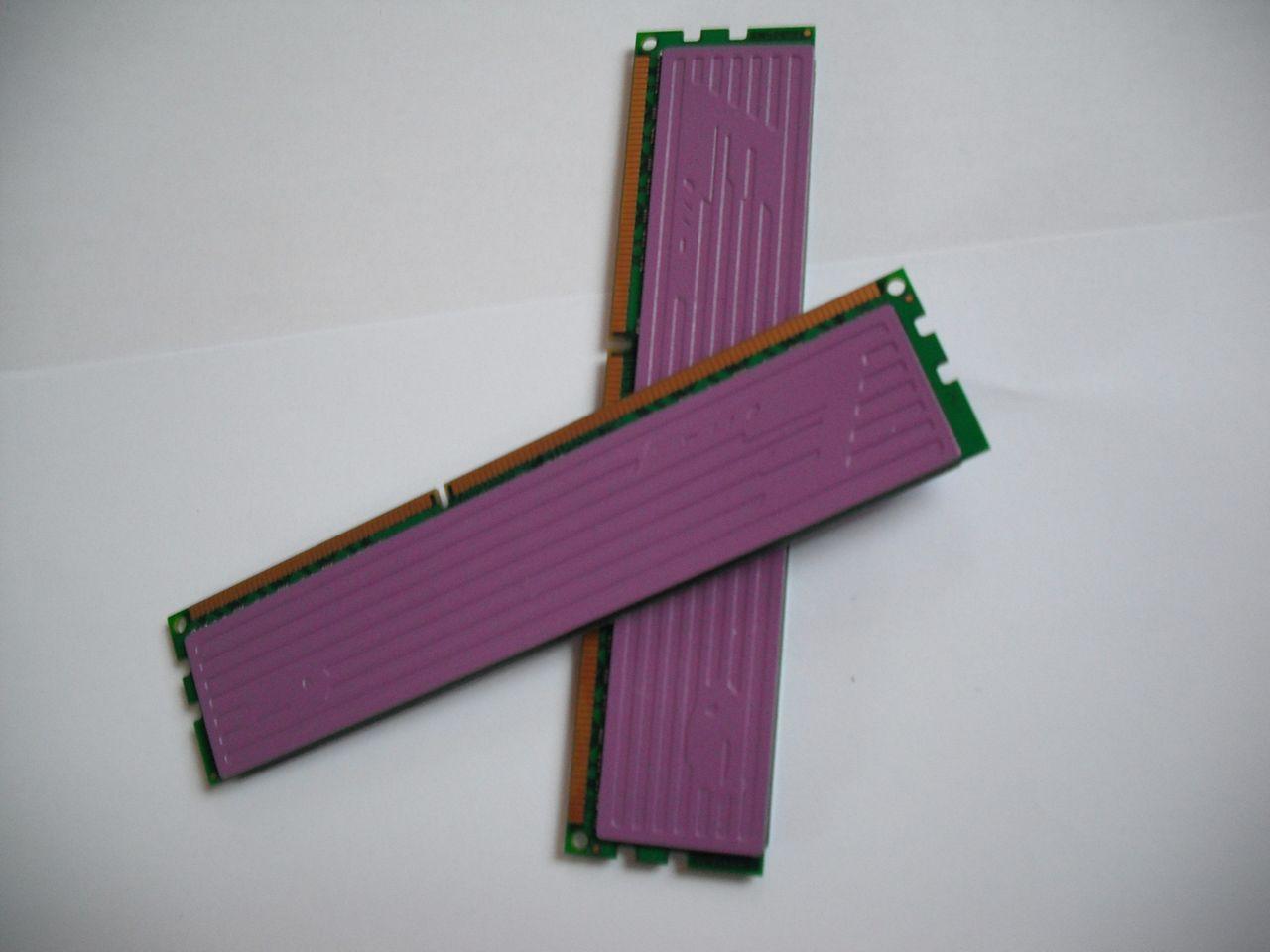 [30/08/2012] Update vom 30.08.: mehr weiß-violette Hardware (22)