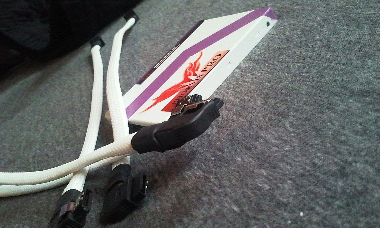 [30/08/2012] Update vom 30.08.: mehr weiß-violette Hardware (29)