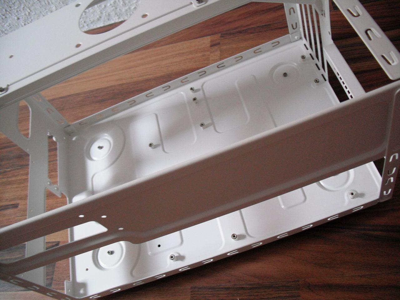 [30/08/2012] Update vom 30.08.: mehr weiß-violette Hardware (38)