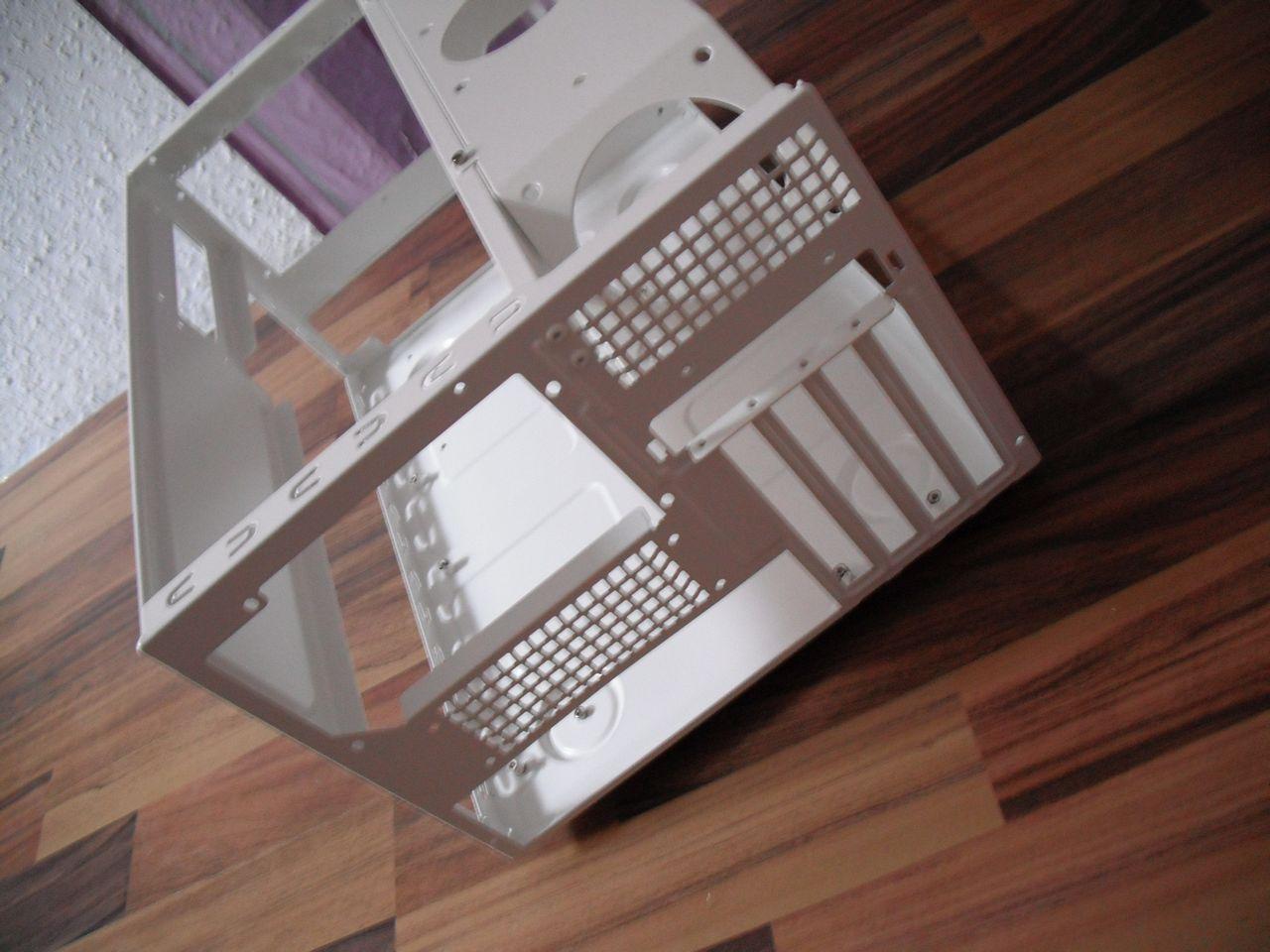 [30/08/2012] Update vom 30.08.: mehr weiß-violette Hardware (39)
