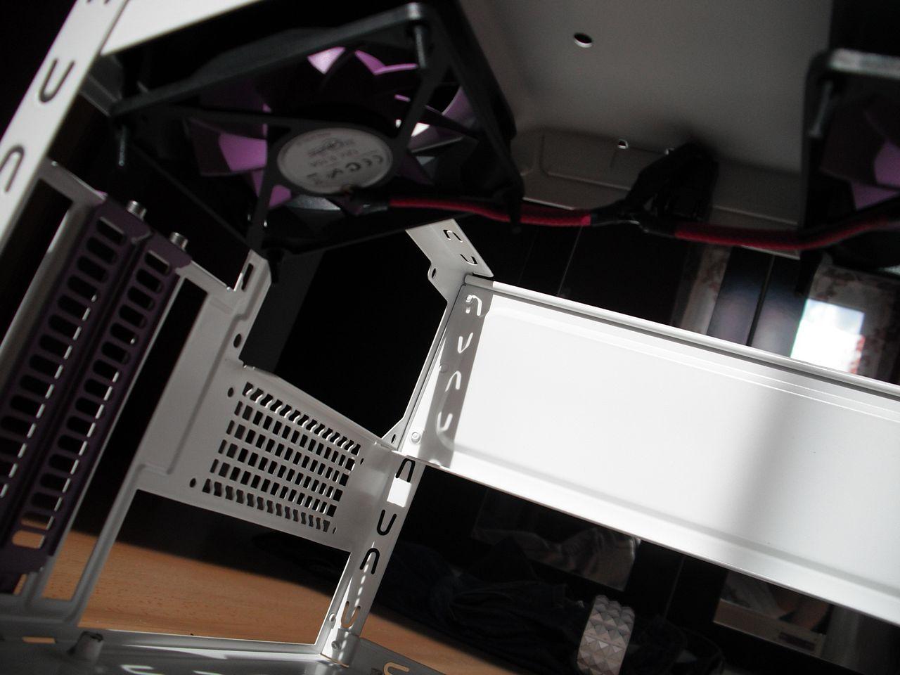 [30/08/2012] Update vom 30.08.: mehr weiß-violette Hardware (42)