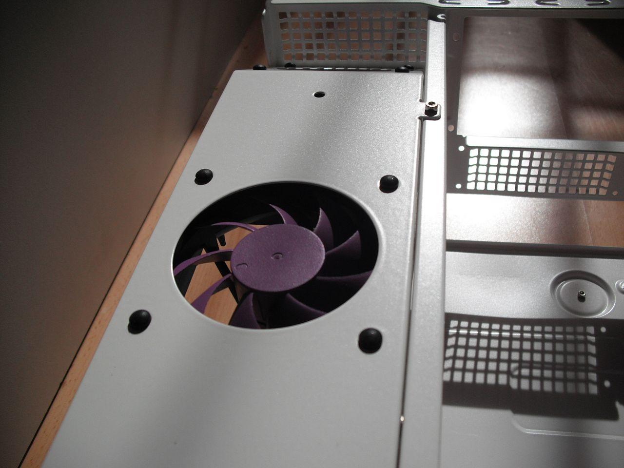 [30/08/2012] Update vom 30.08.: mehr weiß-violette Hardware (45)
