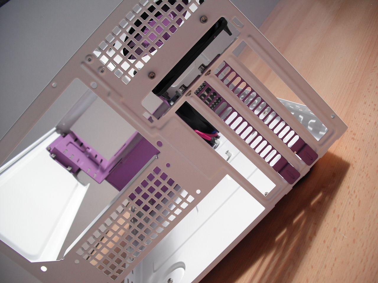 [30/08/2012] Update vom 30.08.: mehr weiß-violette Hardware (47)