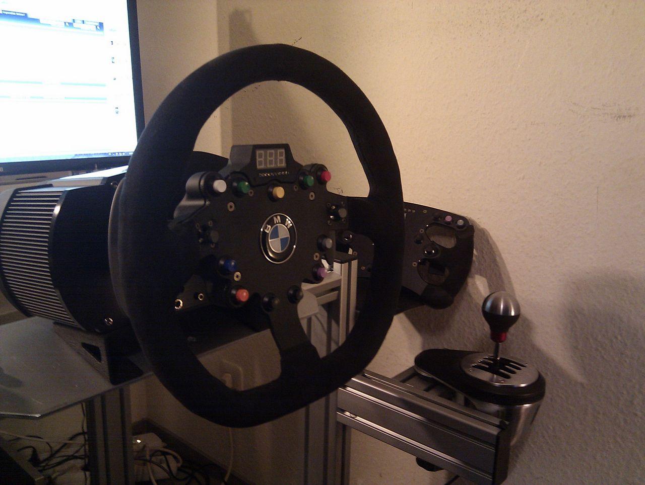 [24/08/2012] Update vom 25.08. mit Billardkugel-Trackball und Racing-Equipment aus Italien (7)