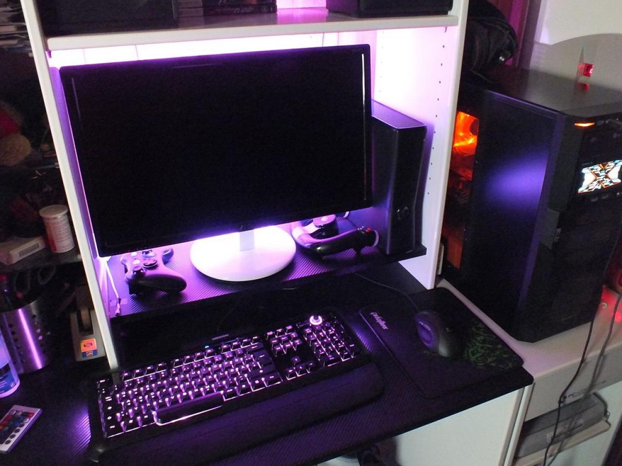 [24/08/2012] Update vom 25.08. mit Billardkugel-Trackball und Racing-Equipment aus Italien (16)