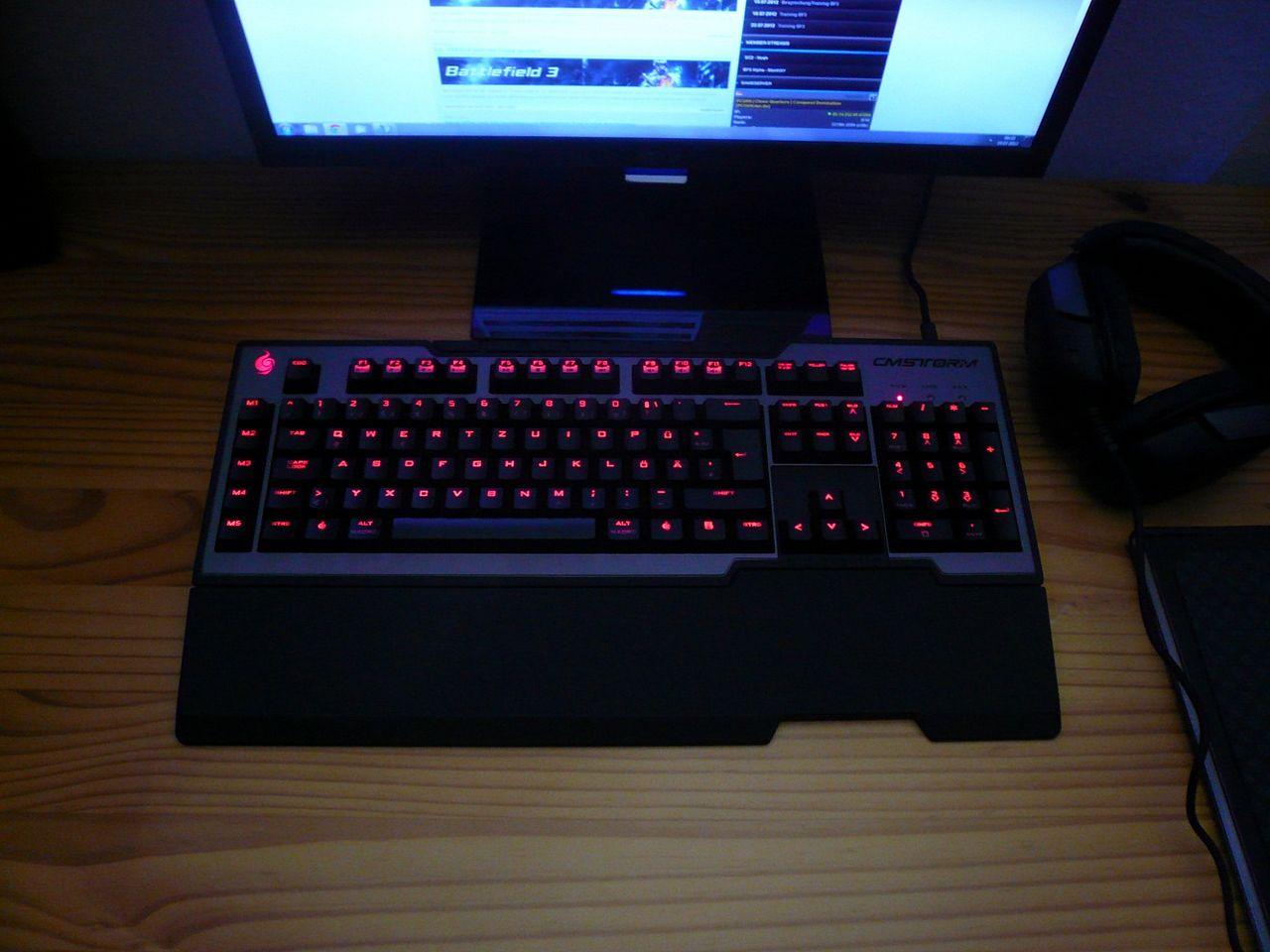 [24/08/2012] Update vom 25.08. mit Billardkugel-Trackball und Racing-Equipment aus Italien (18)