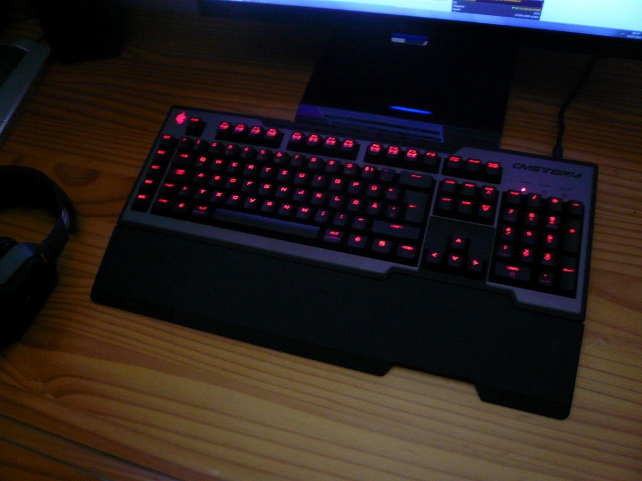 [24/08/2012] Update vom 25.08. mit Billardkugel-Trackball und Racing-Equipment aus Italien (19)
