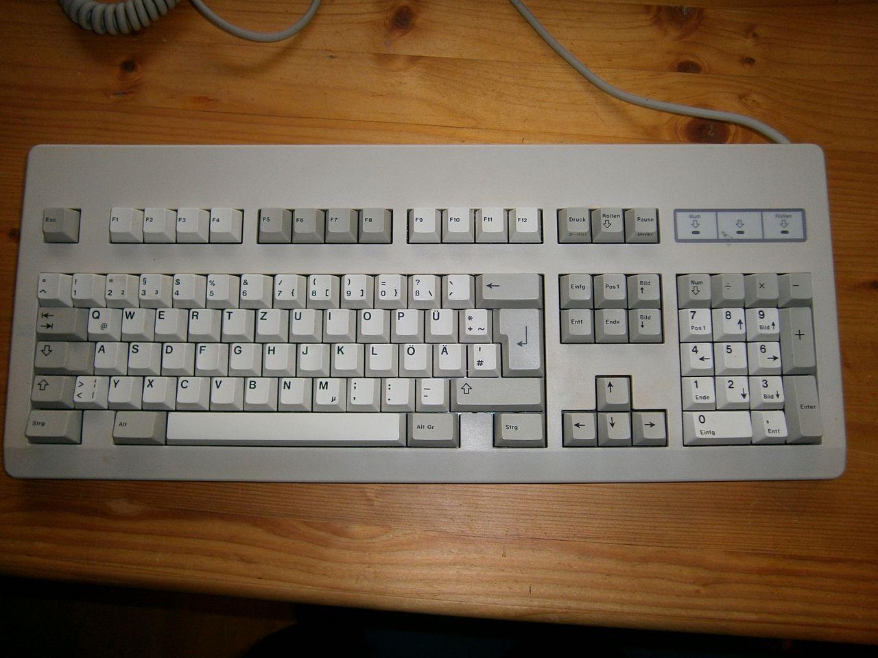 [24/08/2012] Update vom 25.08. mit Billardkugel-Trackball und Racing-Equipment aus Italien (20)
