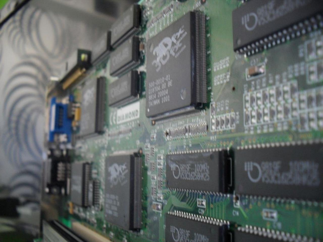[31/08/2012] Update vom 02.09. mit nie im Handel erschienener Test-Platine, Adapter für Retro-Karten und mehr (34)