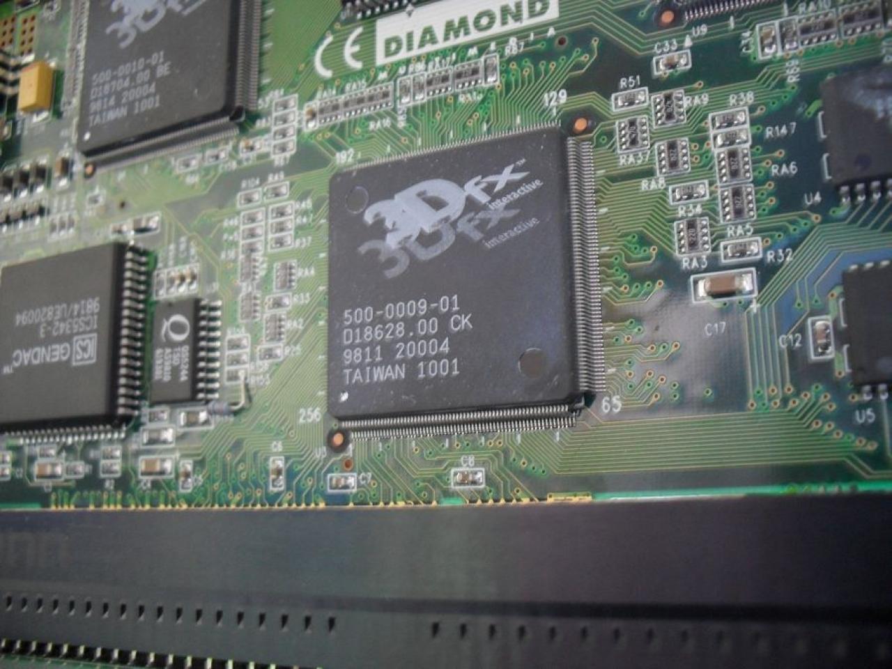 [31/08/2012] Update vom 02.09. mit nie im Handel erschienener Test-Platine, Adapter für Retro-Karten und mehr (35)