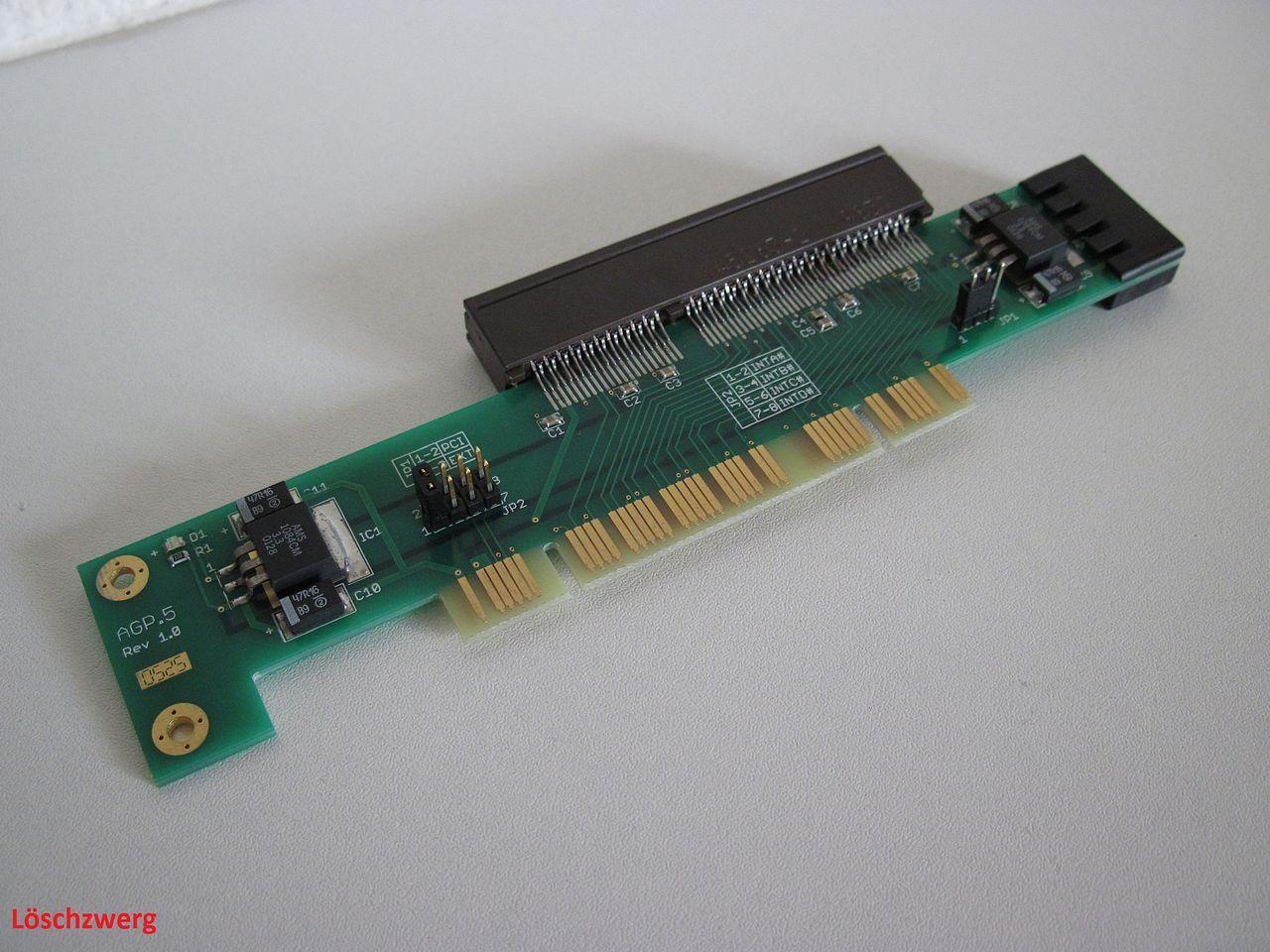 [31/08/2012] Update vom 02.09. mit nie im Handel erschienener Test-Platine, Adapter für Retro-Karten und mehr (5)