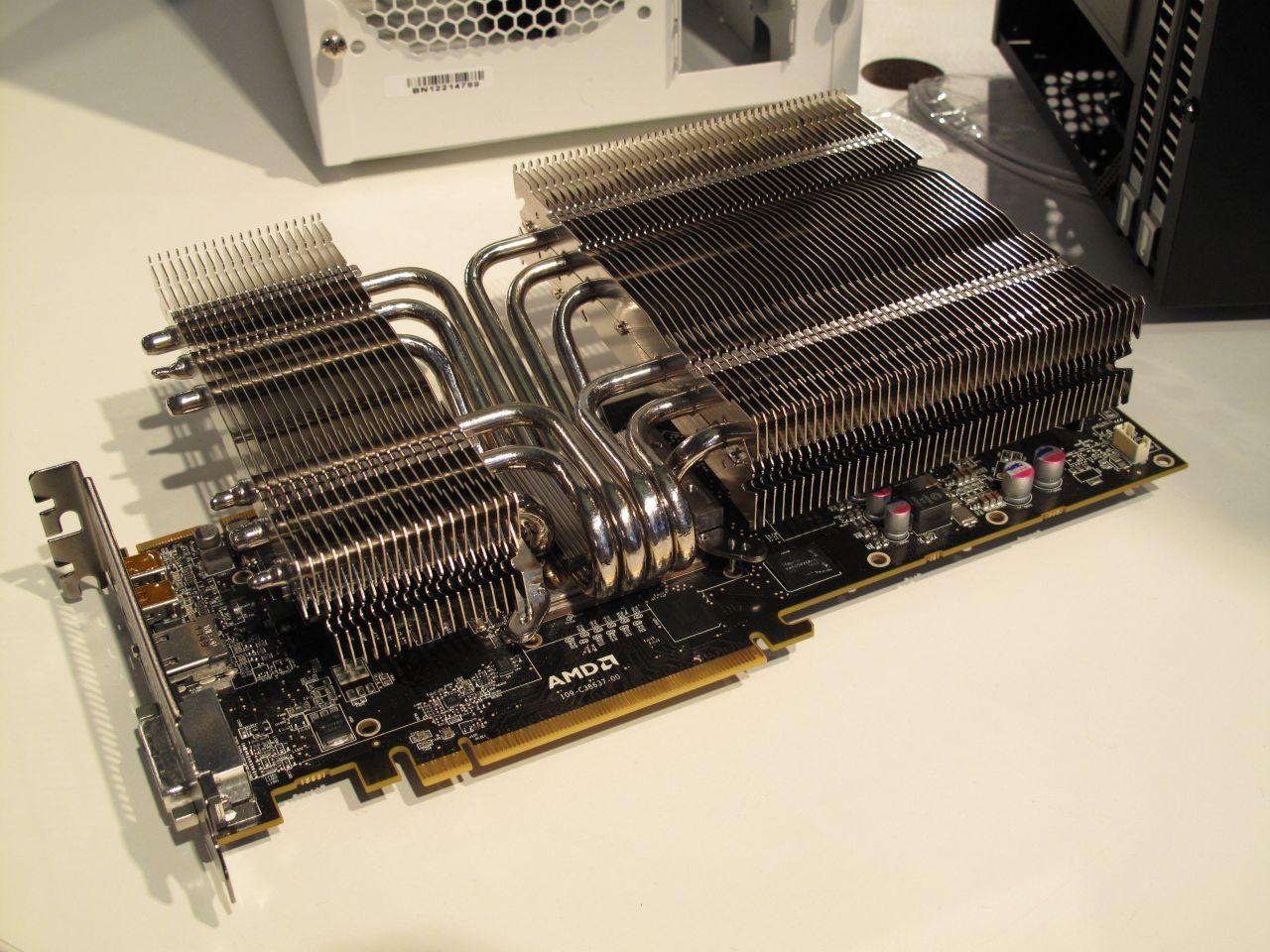 [16/08/2012] Monströser VGA-Kühler Prolimatech MK-26 auf der Gamescom ausgestellt (7)