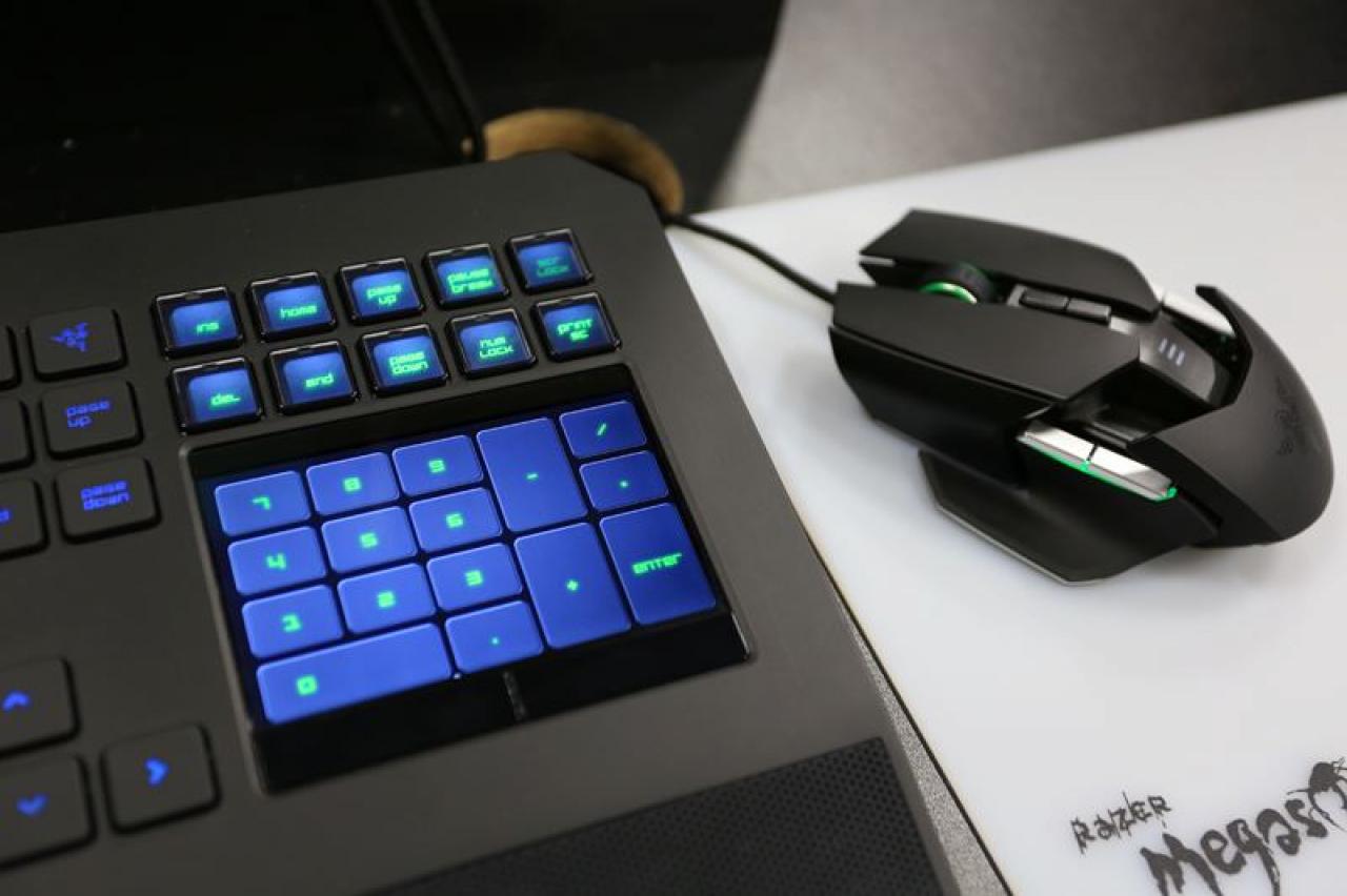 [18/08/2012] Razer: Death Stalker-Tastatur mit Touch-LCD im Hands-on-Test auf der Gamescom (4)