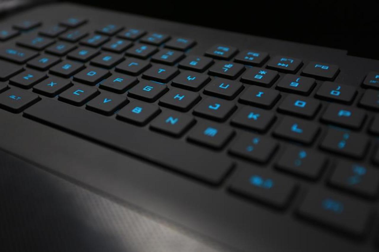 [18/08/2012] Razer: Death Stalker-Tastatur mit Touch-LCD im Hands-on-Test auf der Gamescom (5)