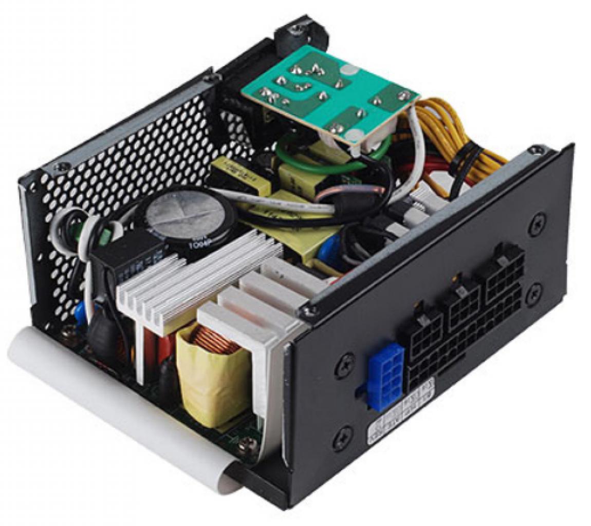 [12/08/2012] SFX-Netzteil: Silverstone bietet voll-modulares Strider ST45SF-G mit 80-Plus-Zertifizierung an (5)