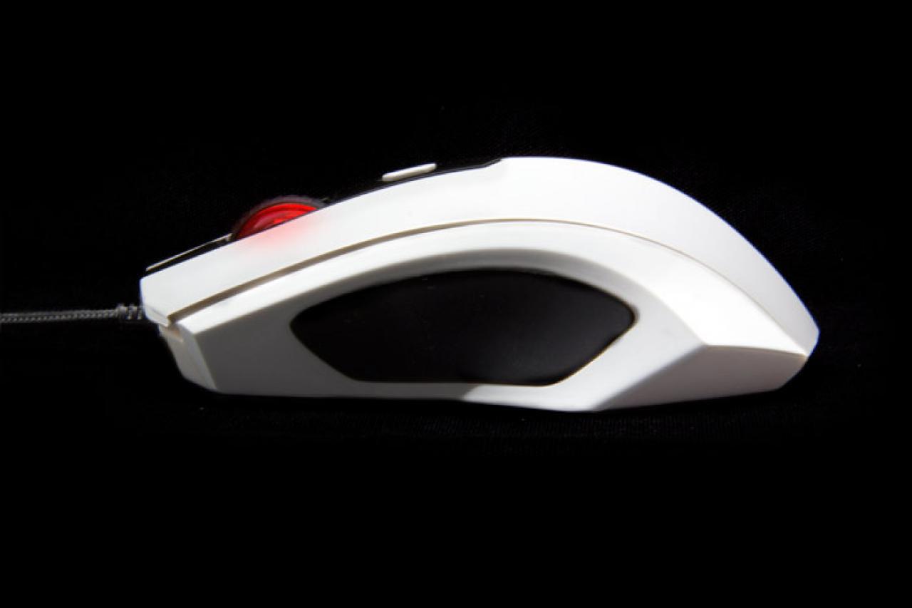 [25/08/2012] Ozone stellt die Gaming-Maus Xenon vor. (1)
