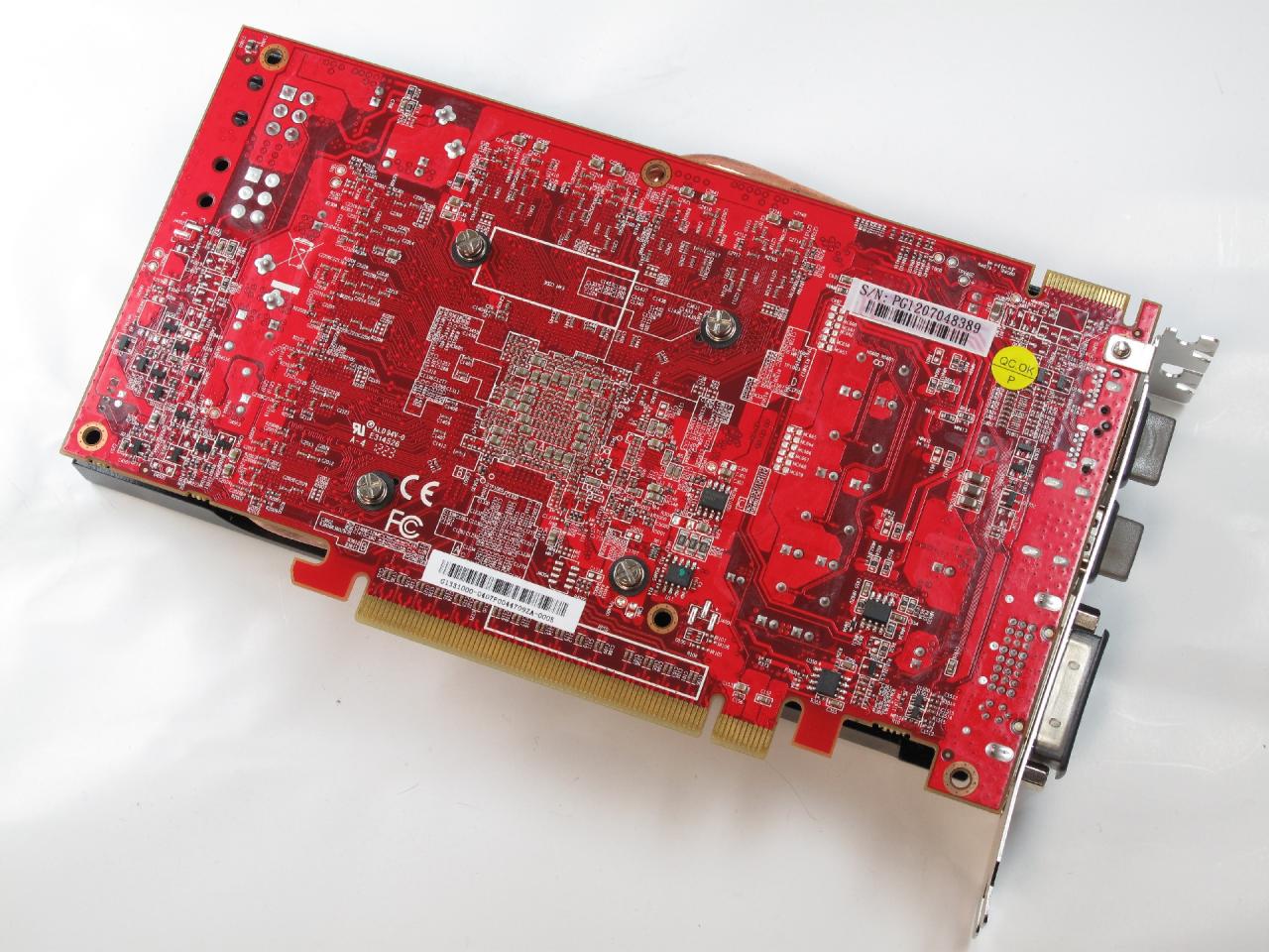 [20/08/2012] Club3D Radeon HD 7850 Royal King (4)