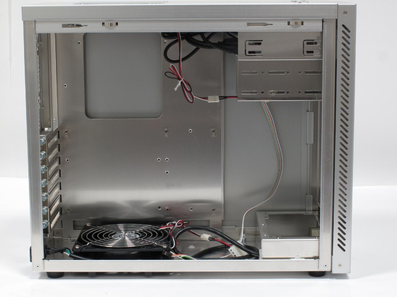 [13/08/2012] Lian Li PC-A55 (1)