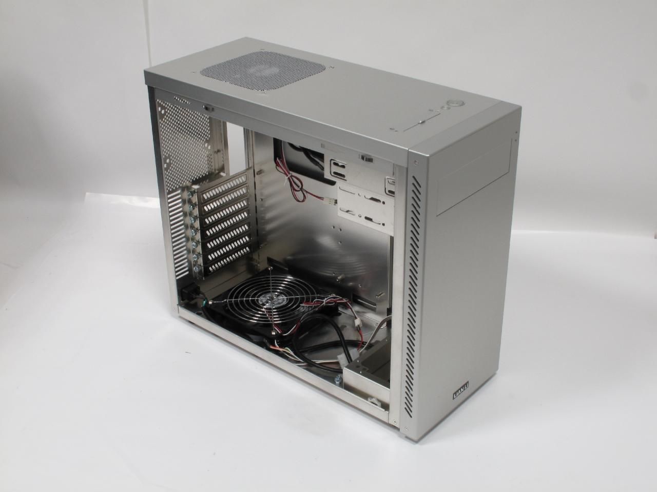 [13/08/2012] Lian Li PC-A55 (2)