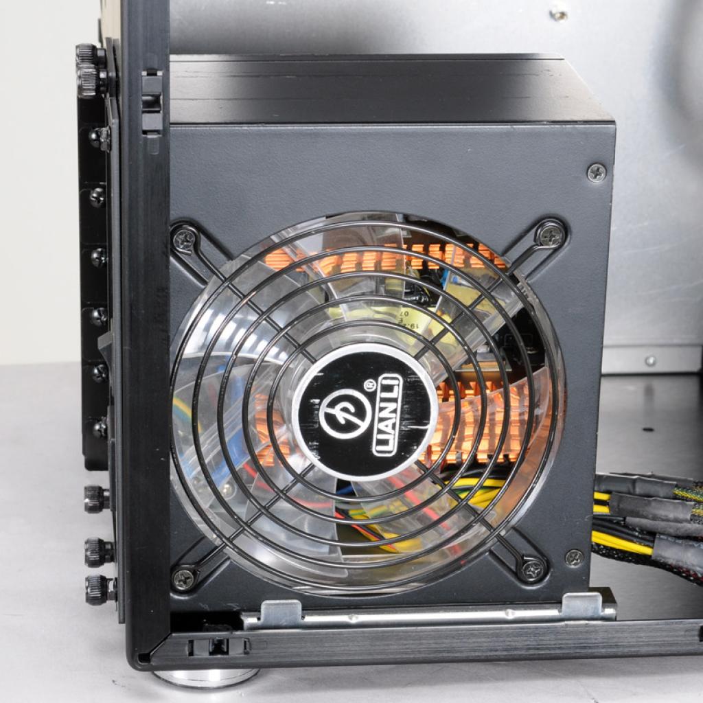 [08/08/2012] Lian Li - PC-V650 (18)