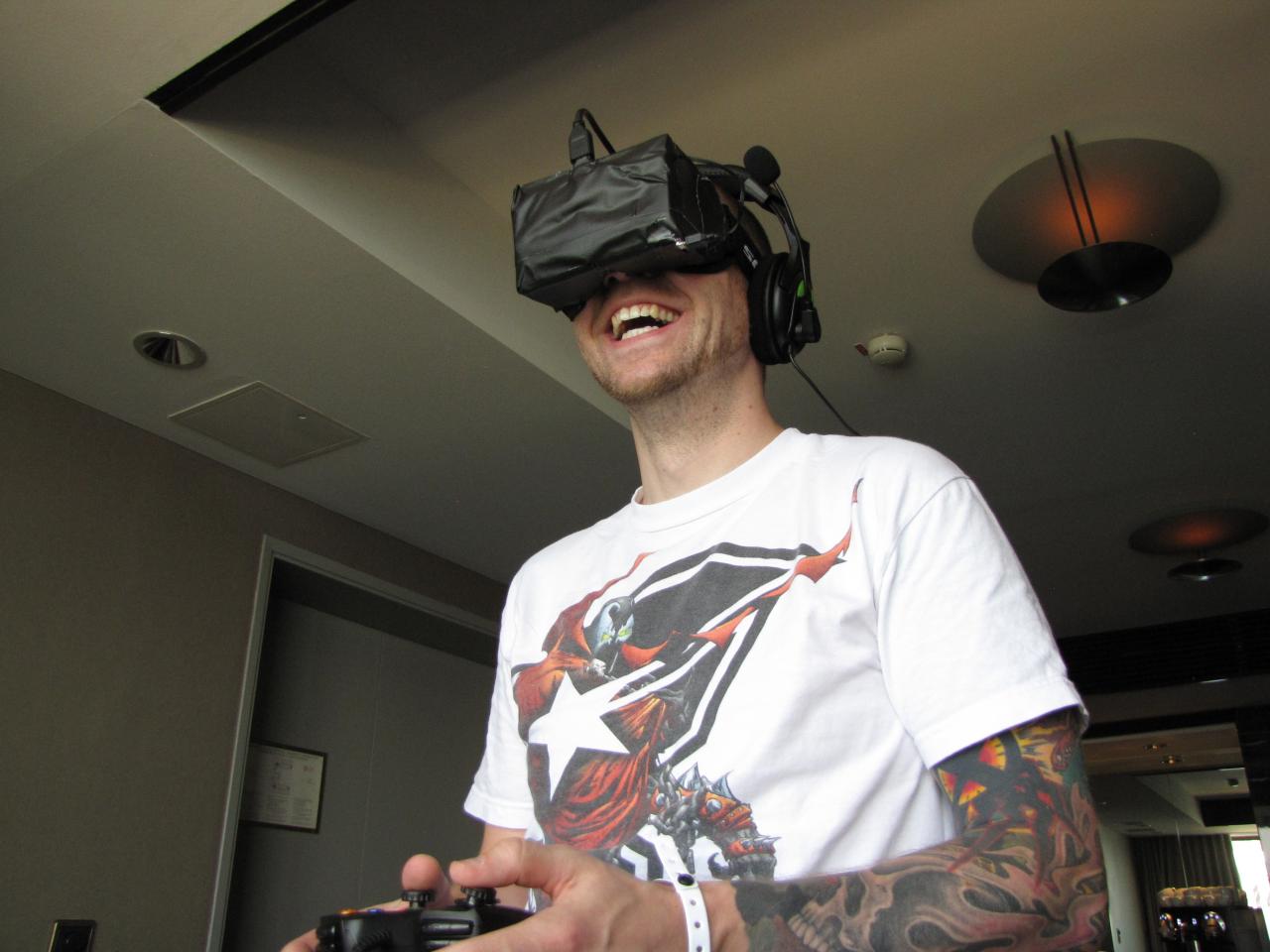 [17/08/2012] Oculus Rift: Früher Prototyp begeistert Hands-on-Tester (5)