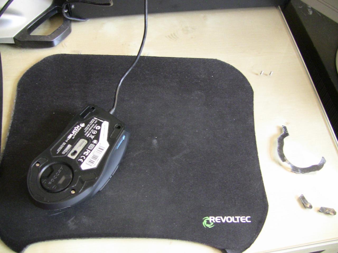 [25/09/2012] Mausrad der Roccat Kone+ und andere Mäuse reparieren: How-To im Forum (2)