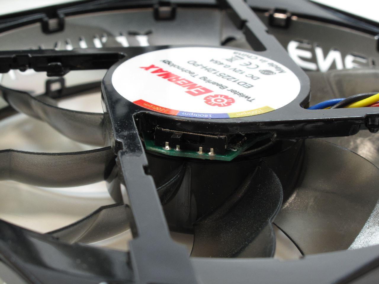 [21/09/2012] ELC120 - Enermax' neue Kompaktwasserkühlung im Test (10)