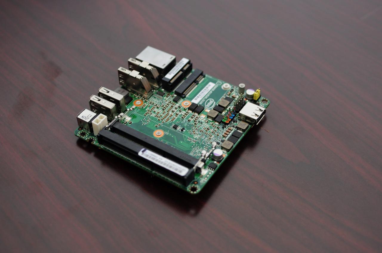 [13/09/2012] Intel NUC alias Next Unit of Computing (5)