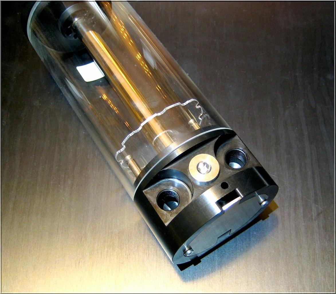 [21/09/2012] Update vom 24.09. mit edler Hardware und Limo-Flasche als Ausgleichsbehälter (16)
