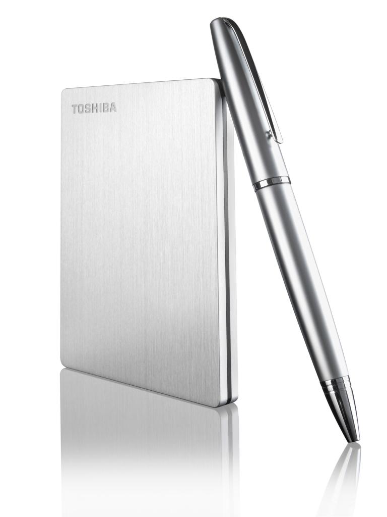[27/09/2012] Toshiba stellt externe Festplatte mit lediglich 9 mm Höhe vor