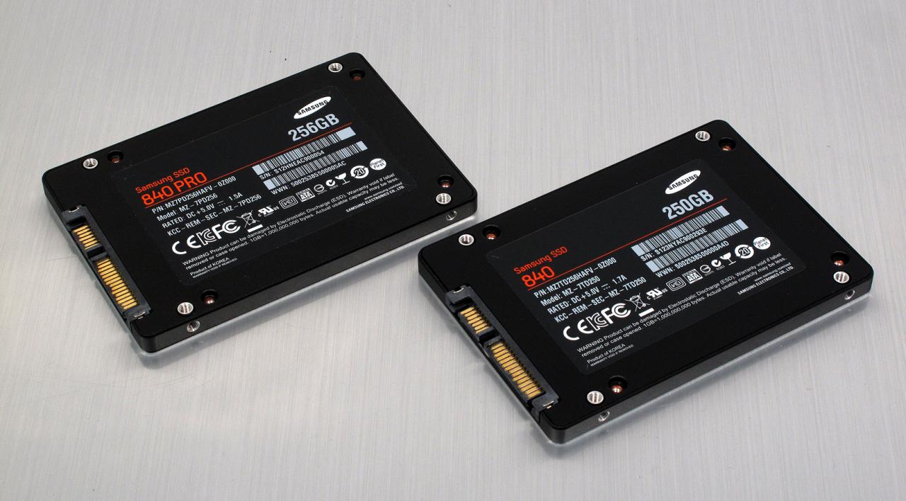 [28/09/2012] Samsung SSD 840 Basic 250 GB side by side