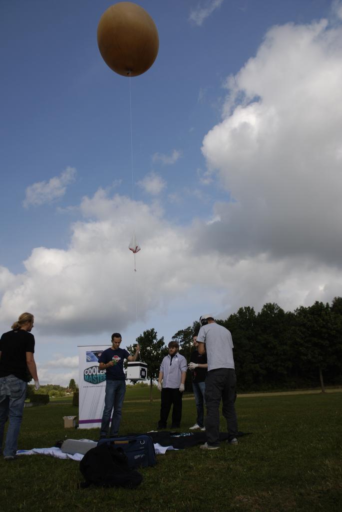 [06/09/2012] Nach erfolgreichem Steigungstest, wird der Ballon wieder eingeholt.