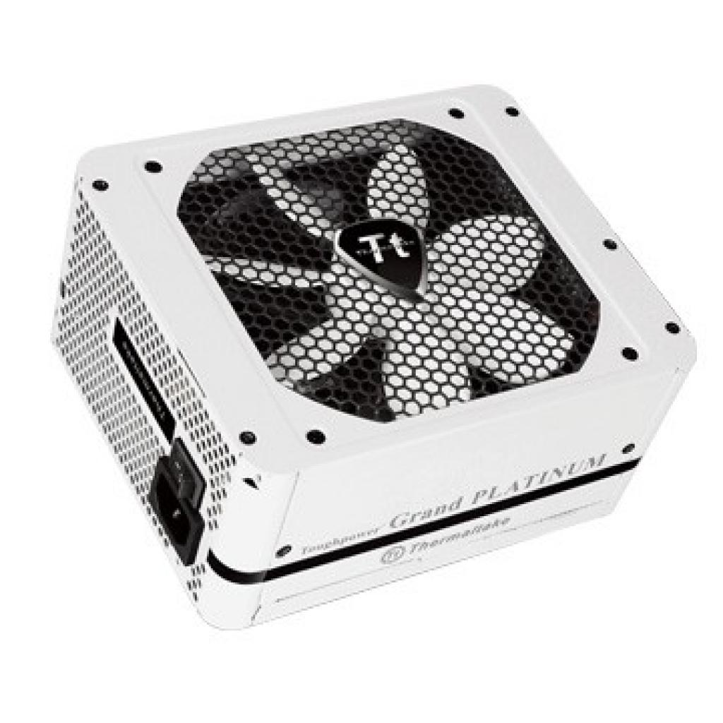 [26/09/2012] Thermaltake Toughpower Grand Snow Edition