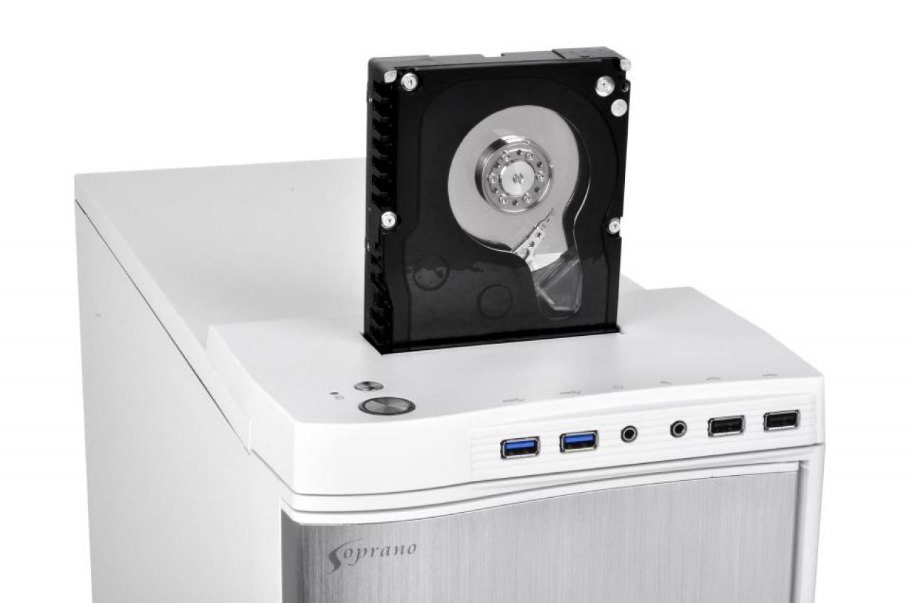 [19/09/2012] Thermaltake stellt neuen Midi-Tower in der Snow-Edition vor (1)
