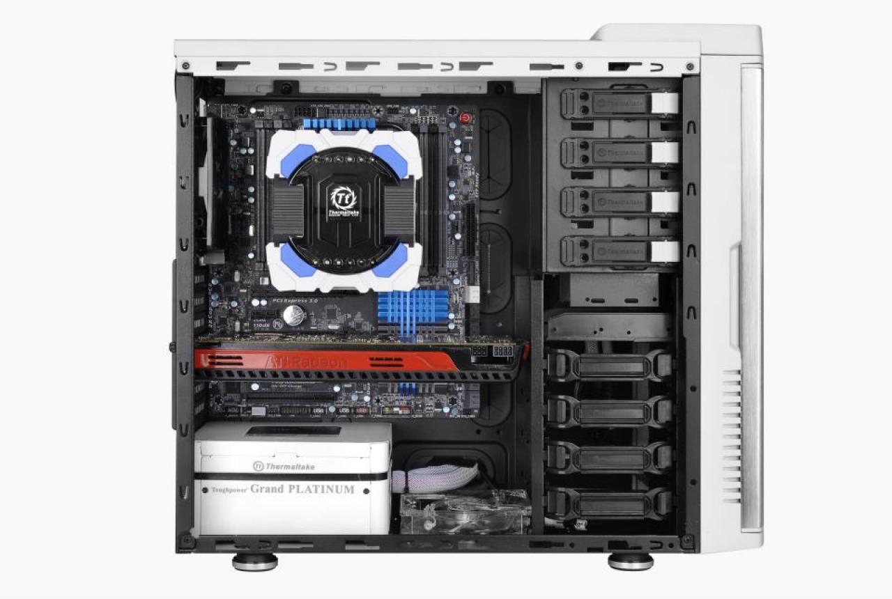 [19/09/2012] Thermaltake stellt neuen Midi-Tower in der Snow-Edition vor (3)