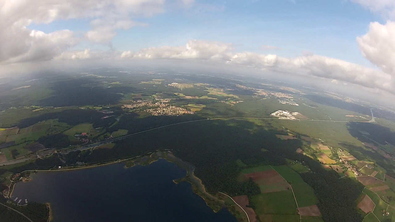 [07/09/2012] Wetterballon mit HD HERO 2 filmt aus dieser Perspektive