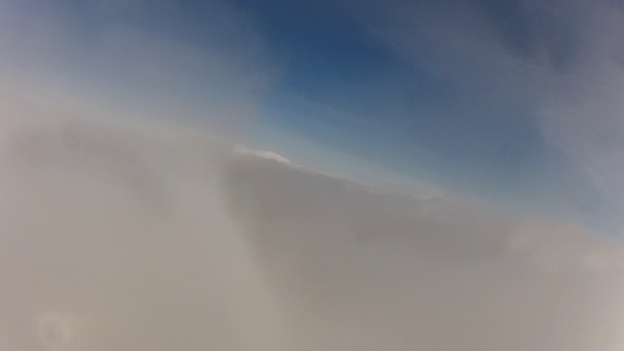 [07/09/2012] Wetterballon mit HD HERO 2 filmt aus dieser Perspektive