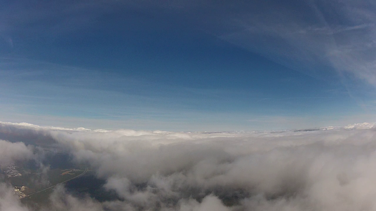 [07/09/2012] Wetterballon mit HD HERO 2 filmt aus dieser Perspektive