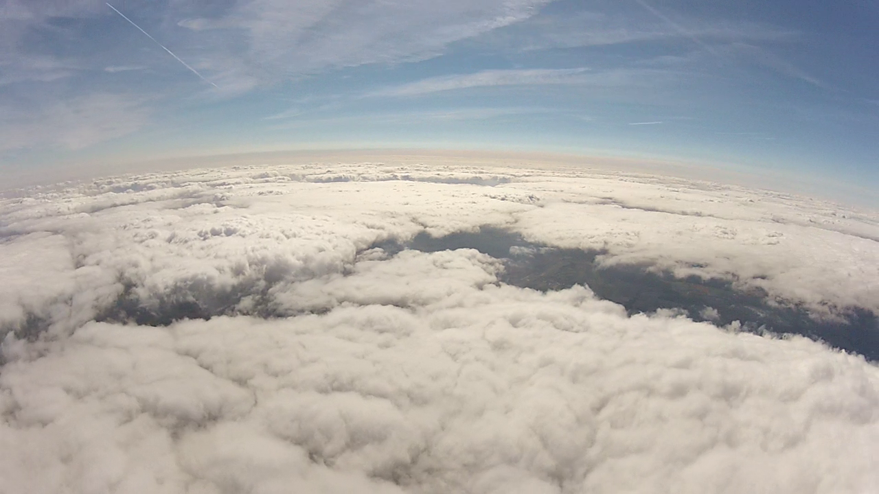 [07/09/2012] Wetterballon mit HD HERO 2 filmt aus dieser Perspektive