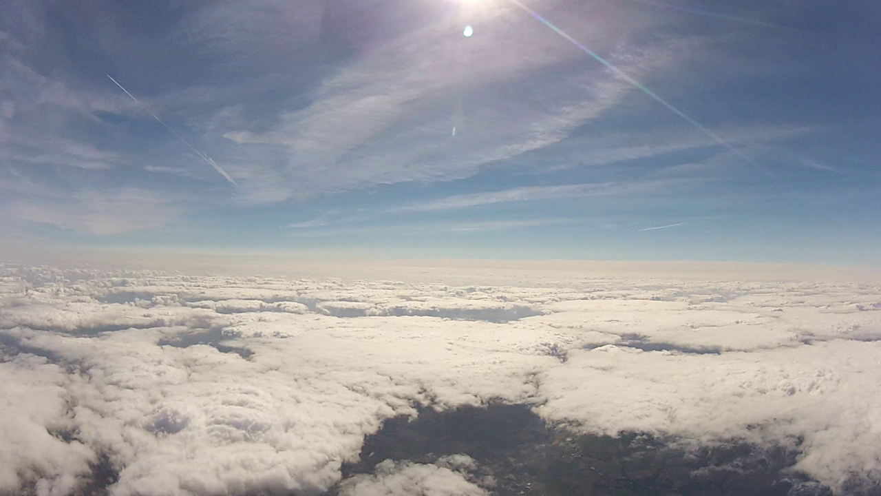 [07/09/2012] Wetterballon mit HD HERO 2 filmt aus dieser Perspektive