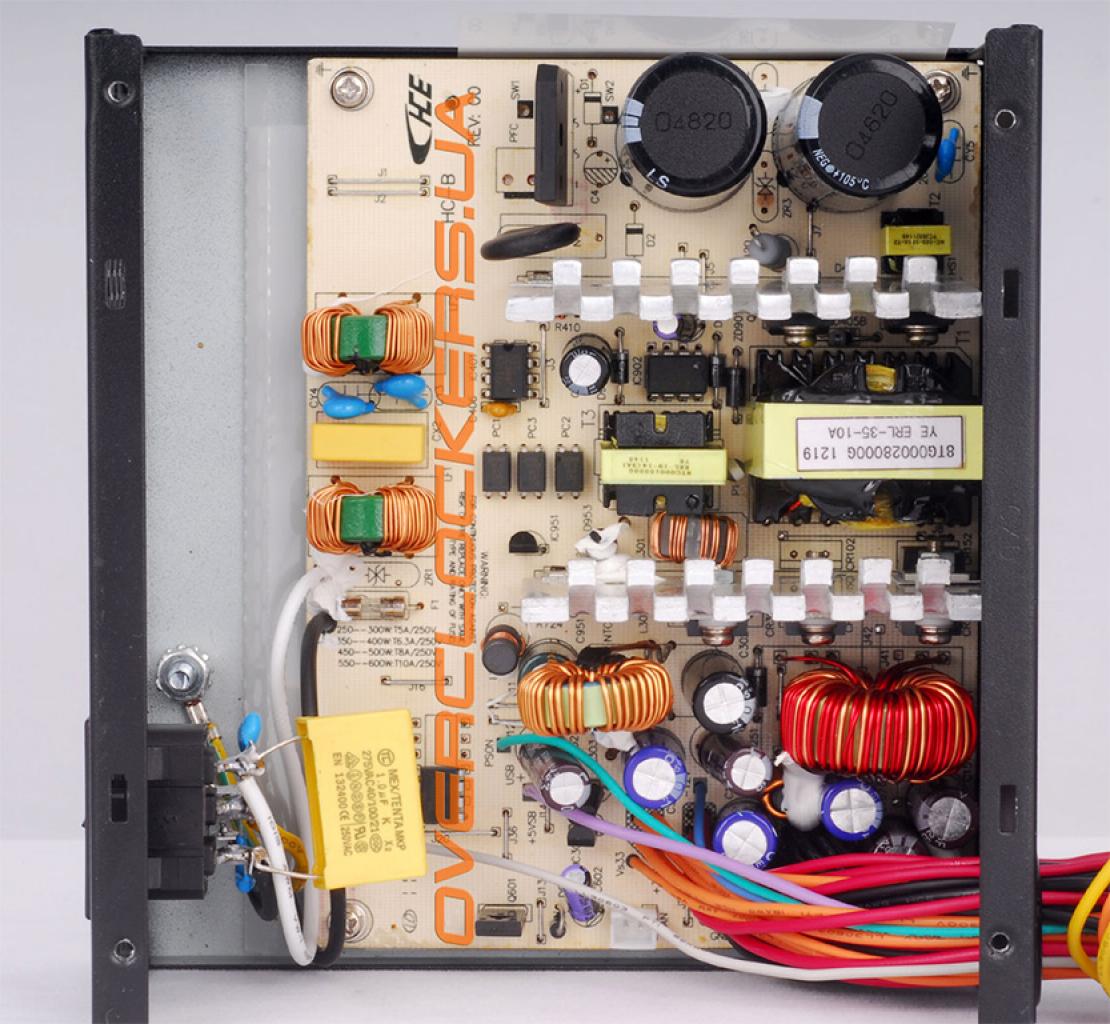 [10/09/2012] Zalman stellt LE-Netzteil-Serie mit 400 und 500 Watt Modell vor (2)