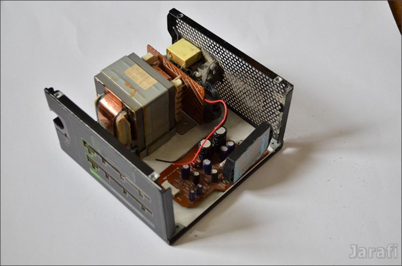 [10/10/2012] Ein Audio-Verstärker wandert ins PC-Netzteil-Gehäuse: Bastel-Projekt im PCGHX-Forum (4)