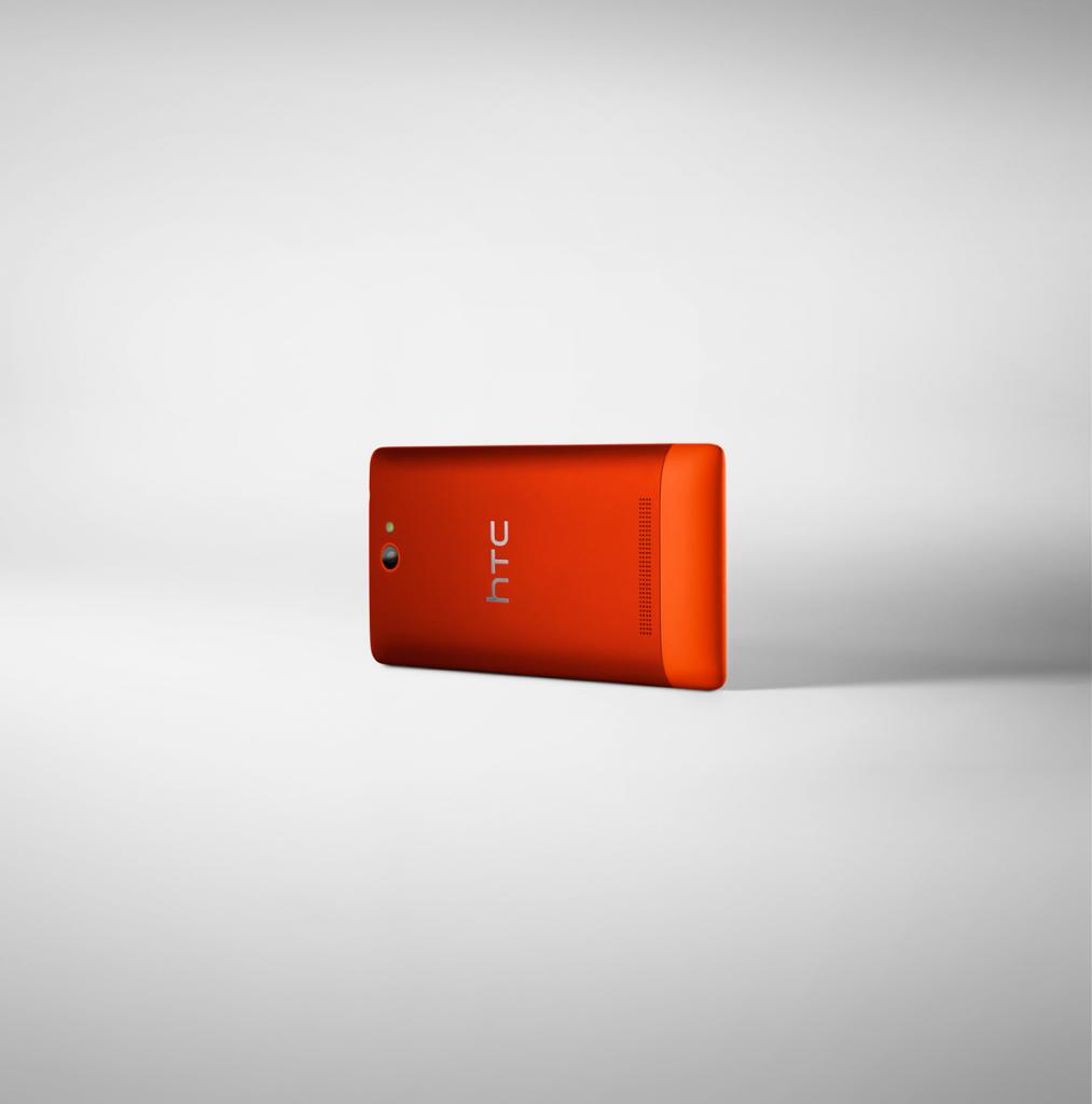 [30/10/2012] HTC WinPhone 8s Back