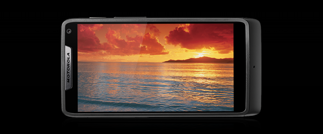 [31/10/2012] Motorola Razr i: Das derzeit einzige Smartphone mit einem Intel-Atom-Prozessor